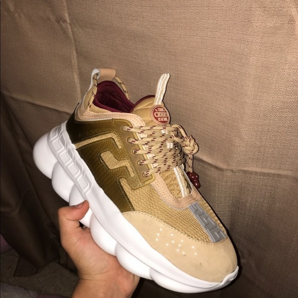 Versace chain and reaction “Indian tan” - Picture 2 of 3